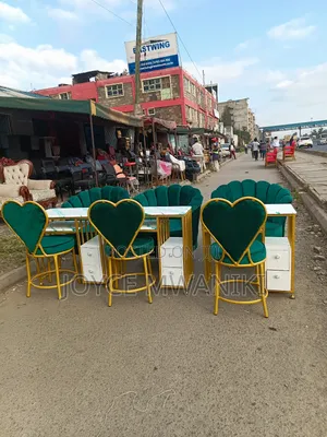 Manicure Set, Green Seats With a Matching Table