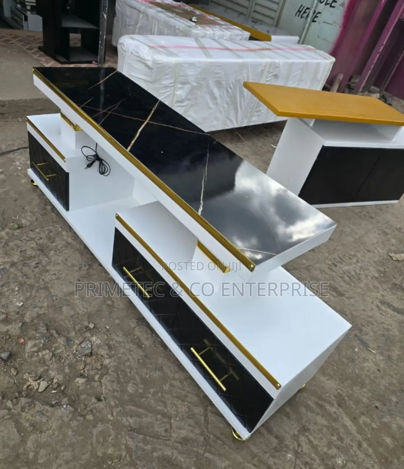 5fts Modern Tv Stand With Marble Top and Gold Strip