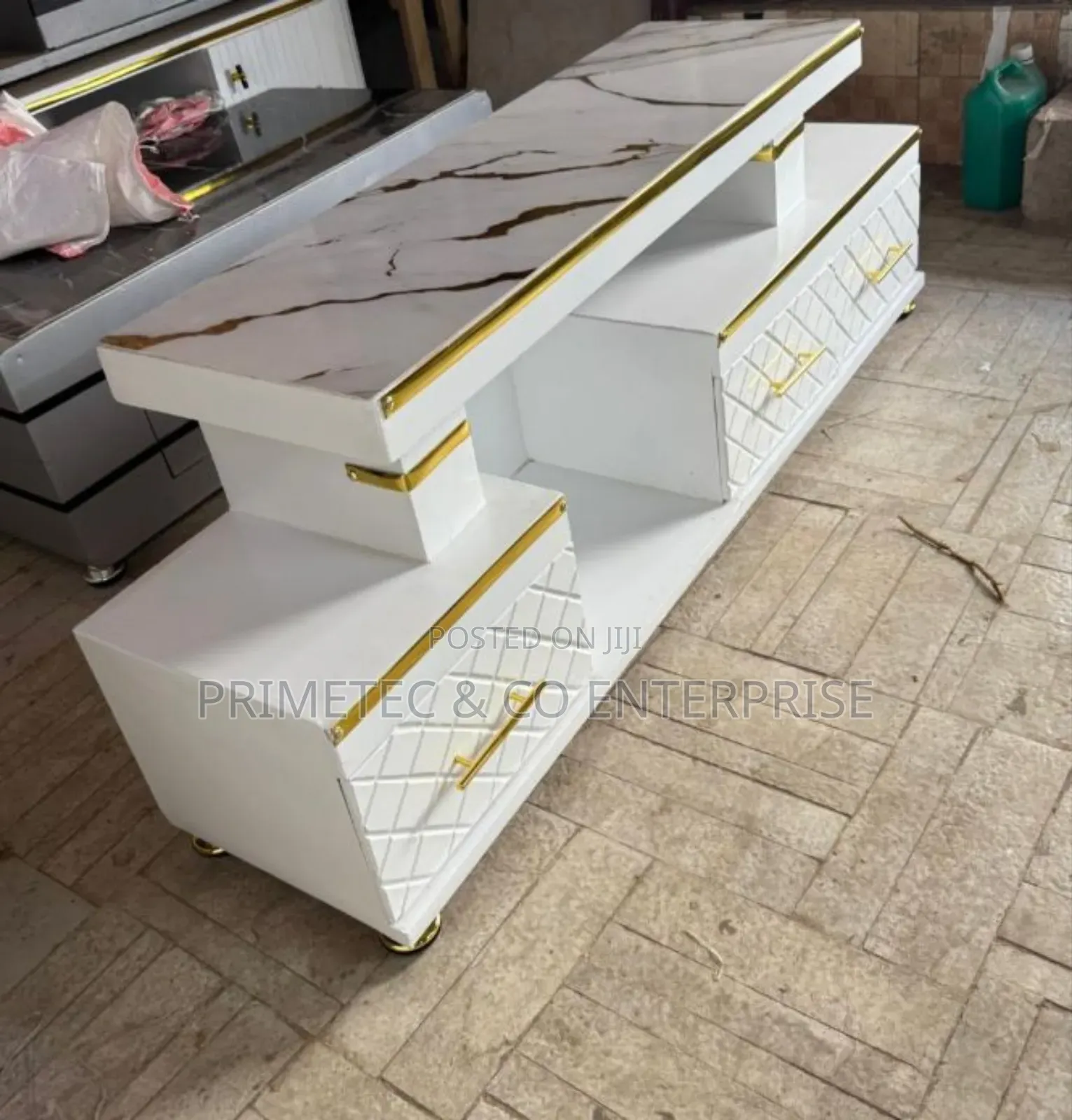 *5fts Modern Tv Stand With Marble Top and Gold Strip