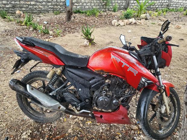 TVS Apache 180 RTR 2019 Red - main view