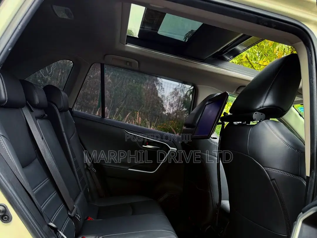 Toyota RAV4 Limited AWD 2019 White