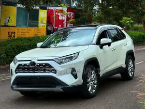 Toyota RAV4 Limited AWD 2019 White