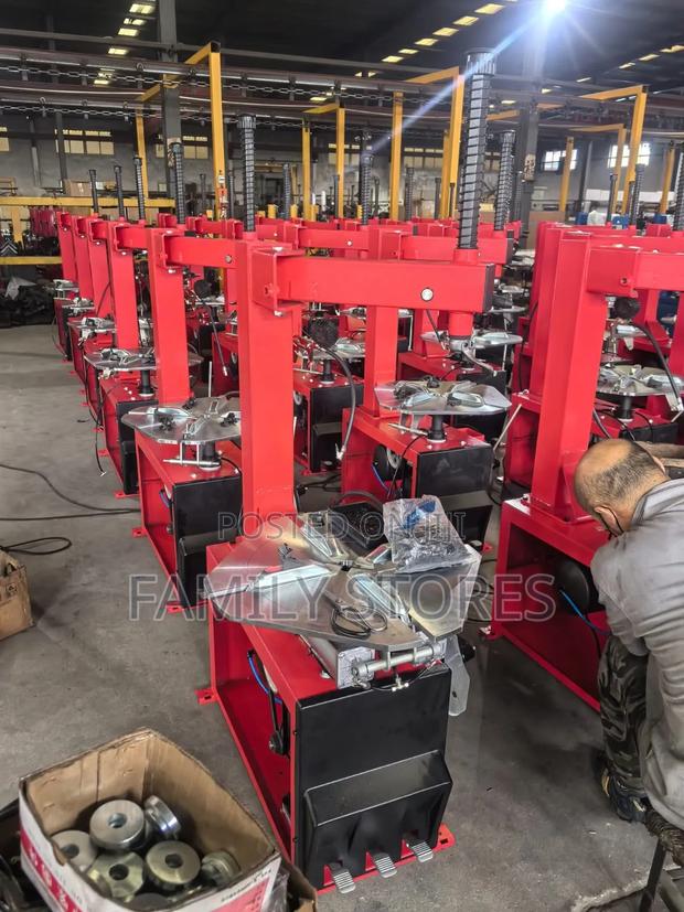 Heavy Duty Electric Tyre Changer Machine Red. - thumbnail 2