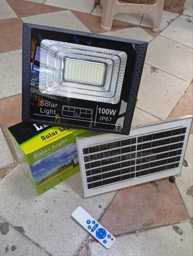 Solar Powered Flood Light 100w+Solar Panel 20w