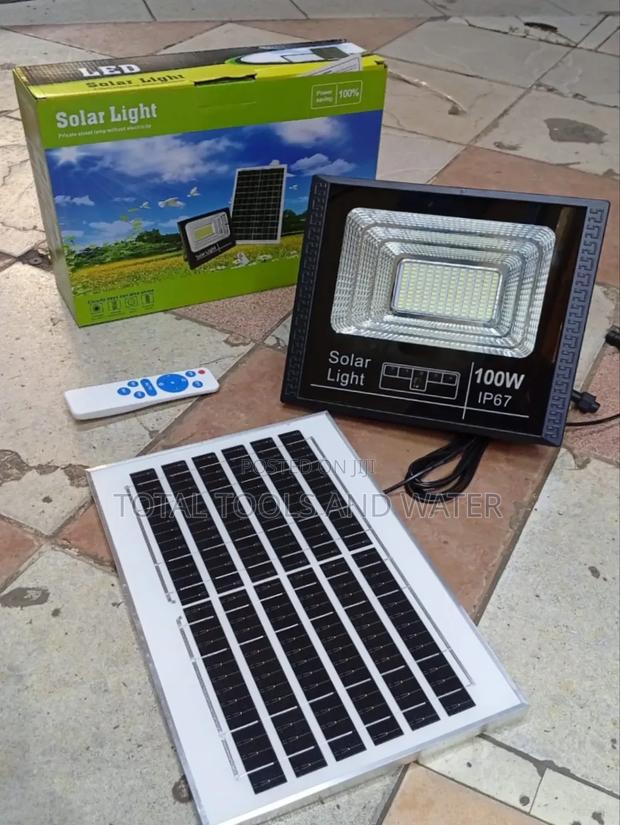 Solar Led Flood Light 100w With High Temp Characteristics