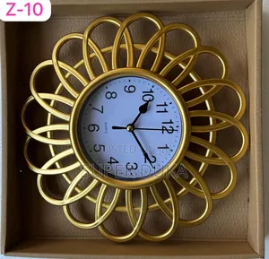 Decorative Gold-Colored Quartz Wall Clock Featuring a Floral