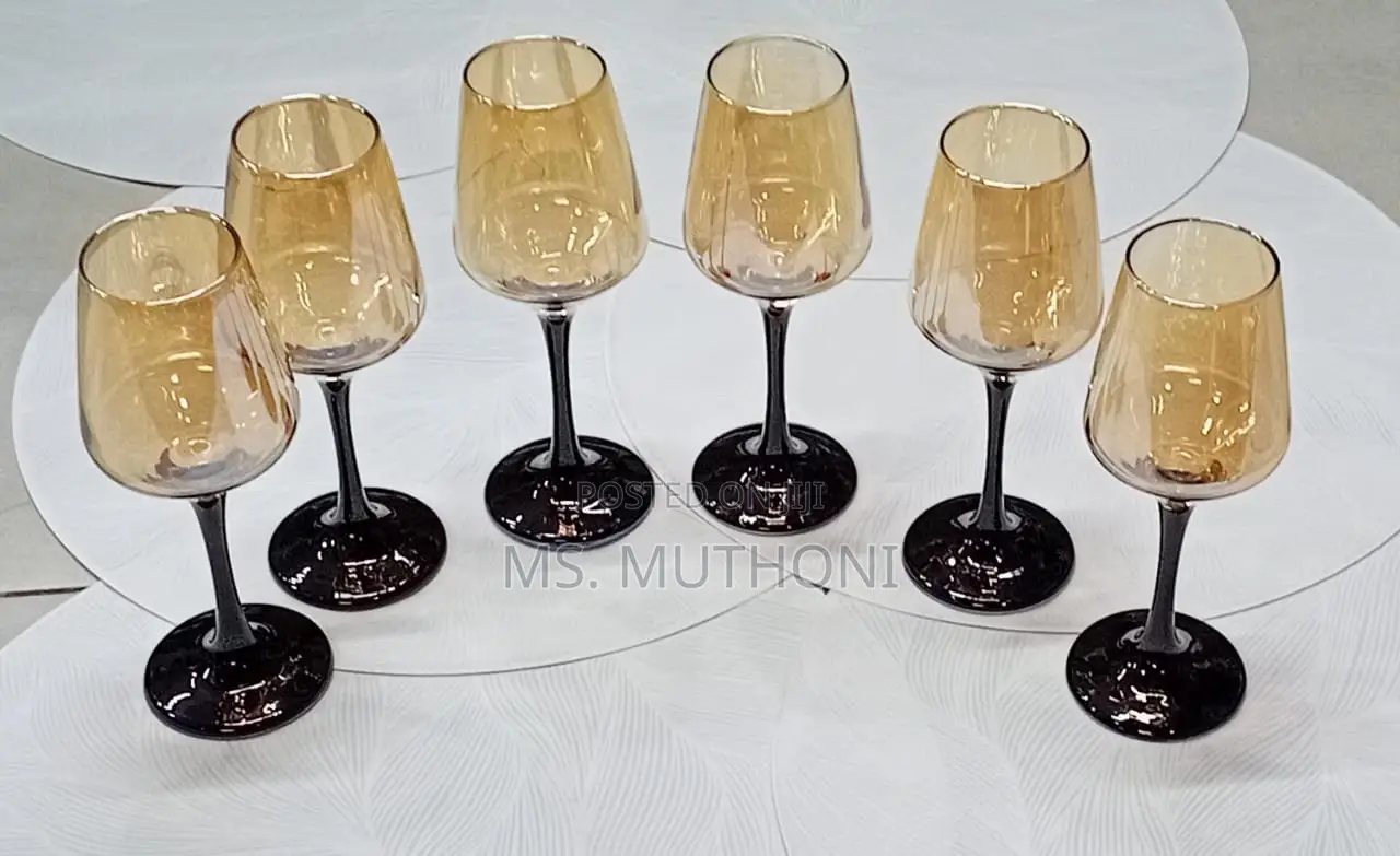 Elegant 250 Ml Gold Wine Glasses Elegant Red and Black Stem