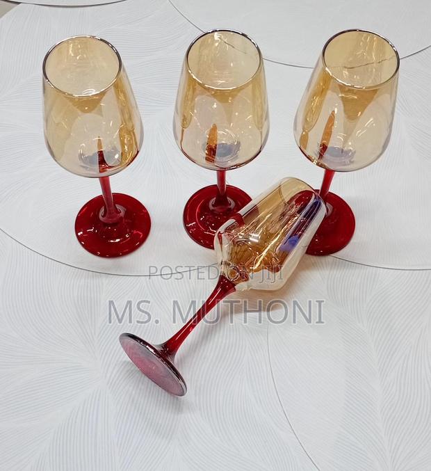 Elegant 250 Ml Gold Wine Glasses Elegant Red and Black Stem