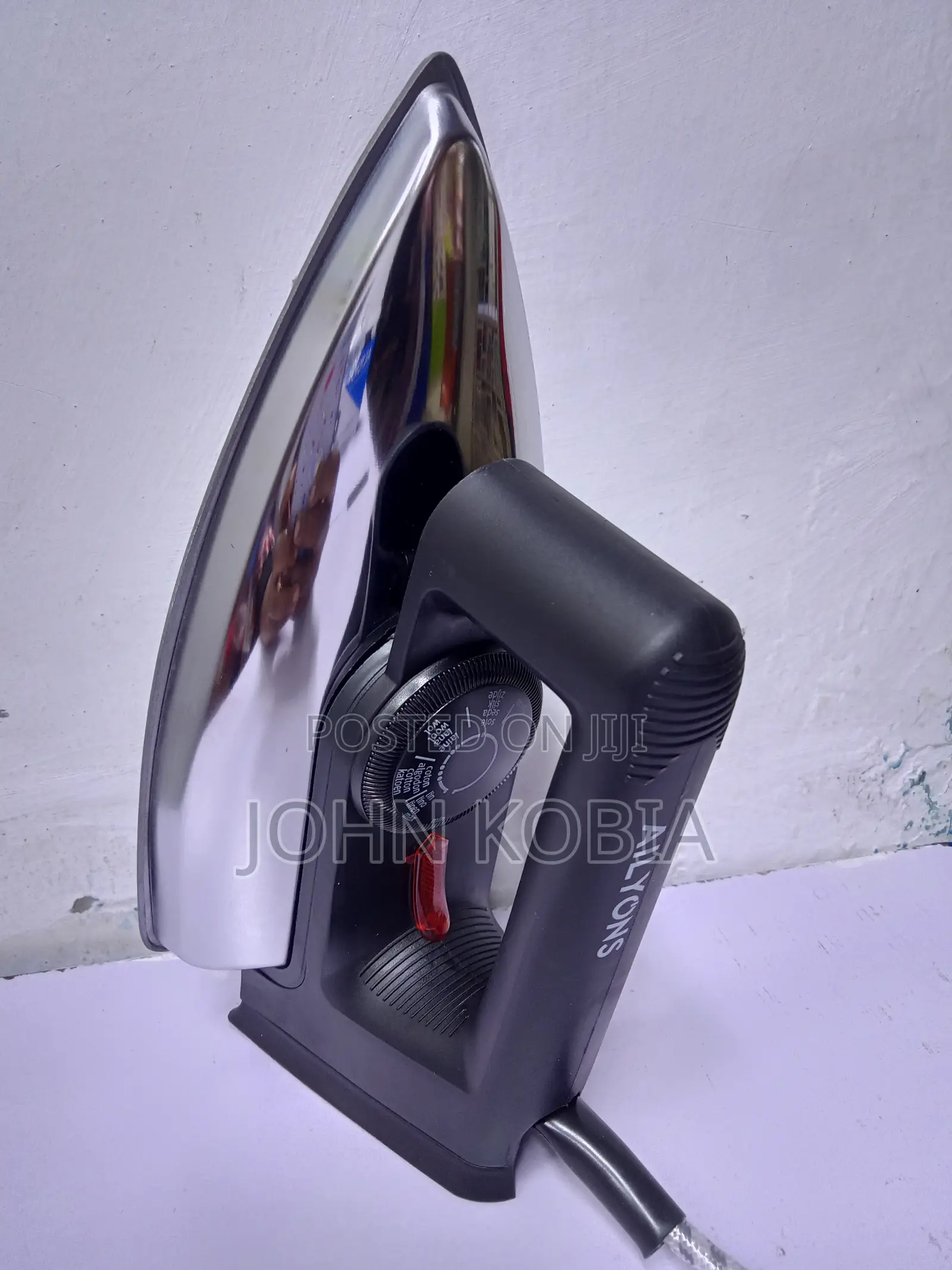 Dry Iron Box