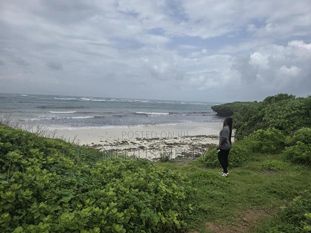 2nd Row Beach 1acres Land Kilifi Chumani