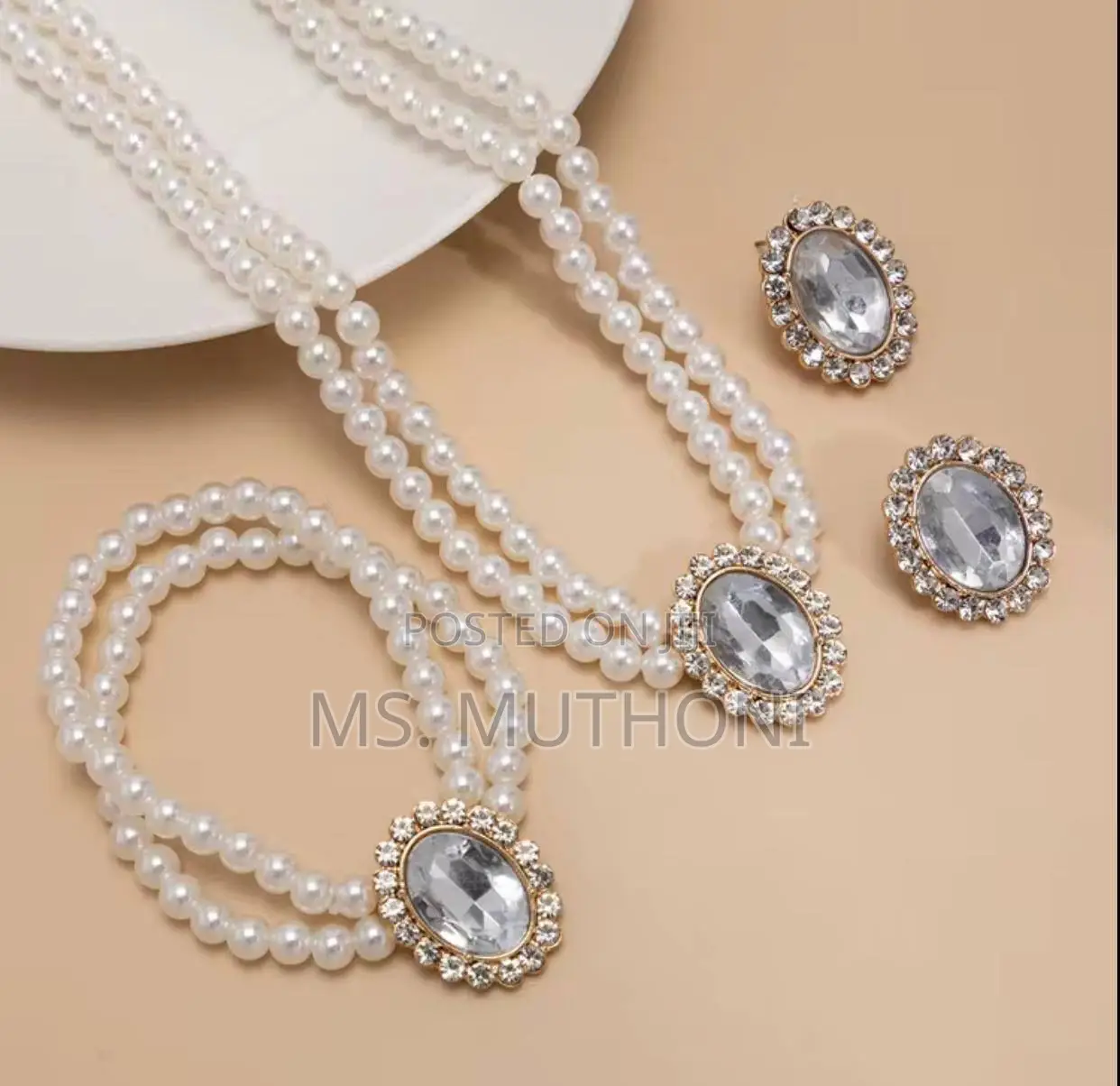 Ladies 3 Pc Set Jewellery/Double Layered Pearl Set