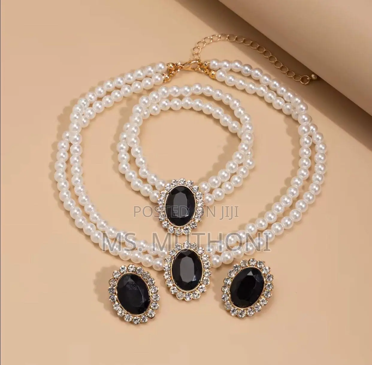 Ladies 3 Pc Set Jewellery/Double Layered Pearl Set