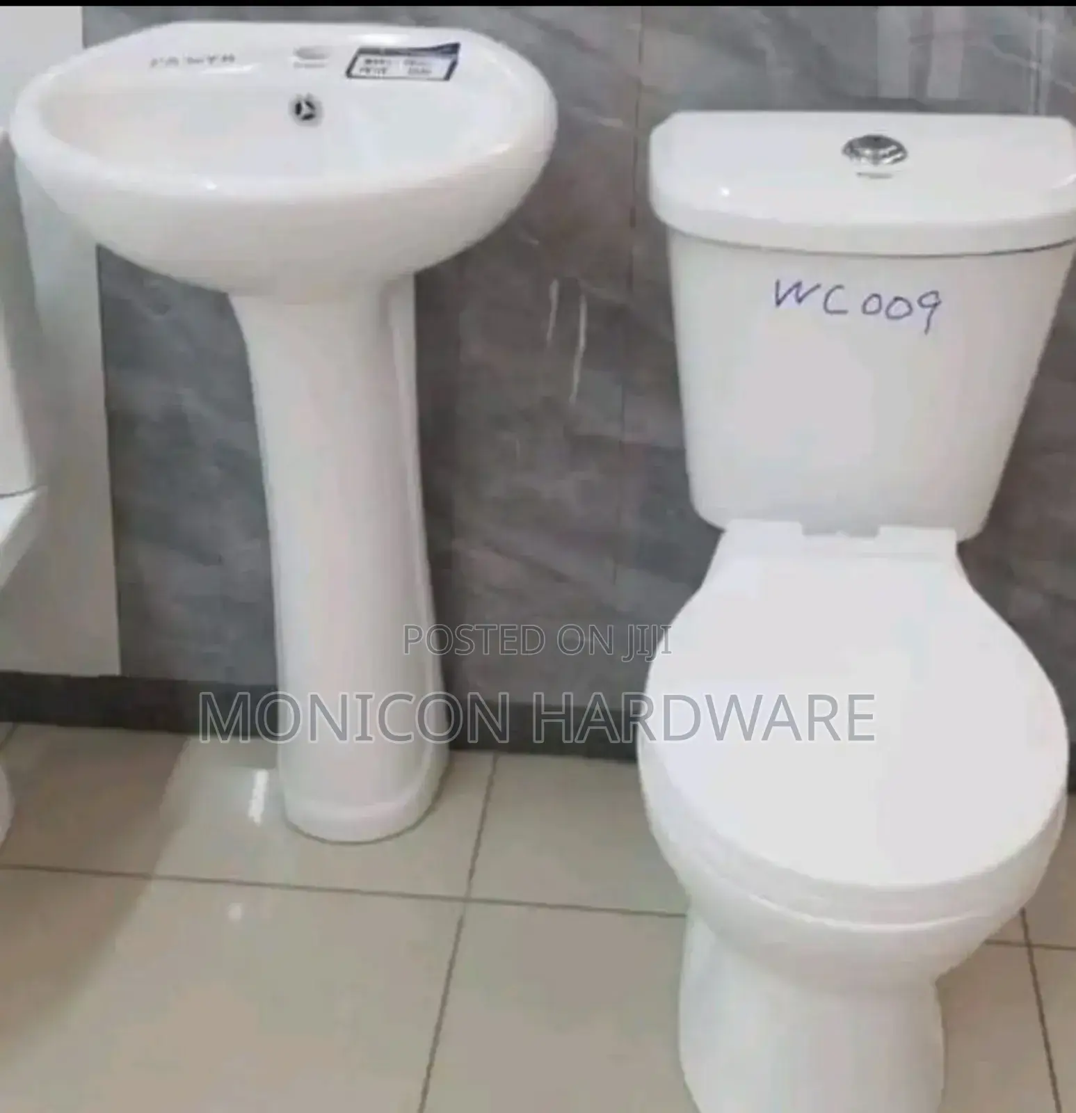 Toilet Seat Set