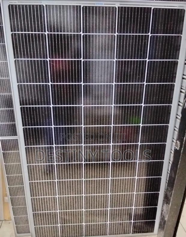 Solar Panel 550 Watts - main view