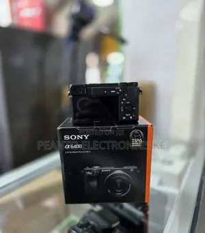 Sony A6400 Mirrorless Camera With 16-50mm F/3.5-5.6 Lens