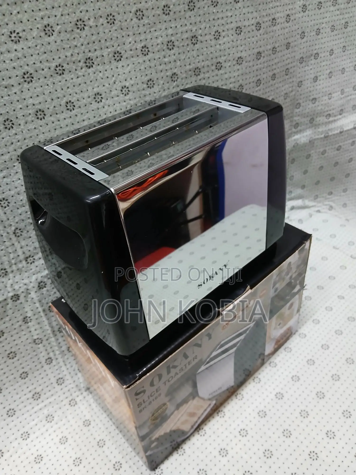 2-Slice Bread Toaster – Adjustable Browning With Crumb Tray
