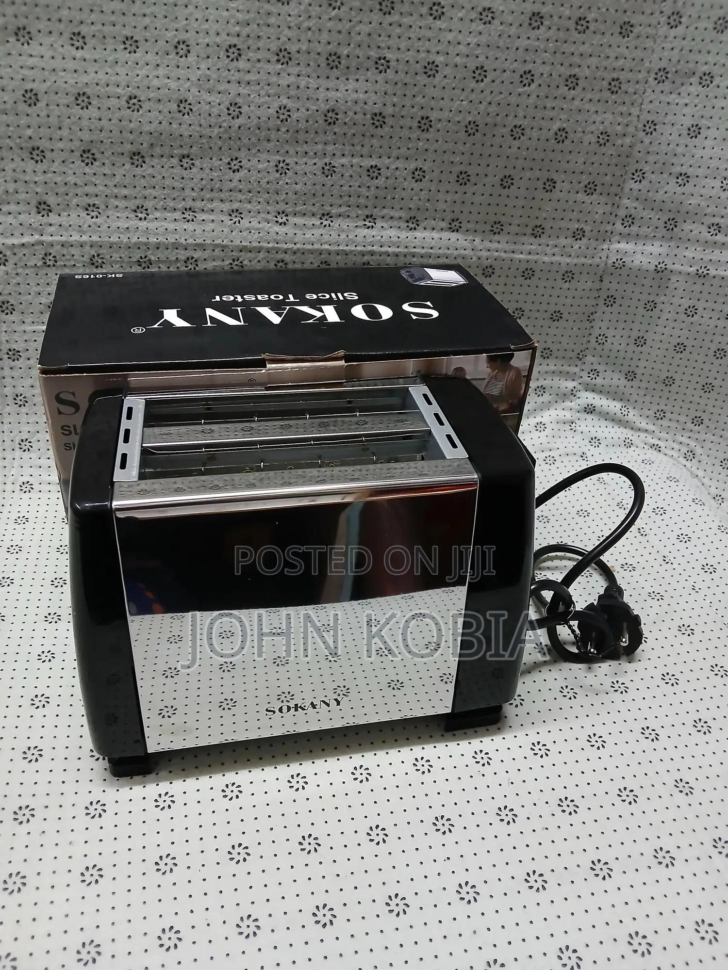 2-Slice Bread Toaster – Adjustable Browning With Crumb Tray