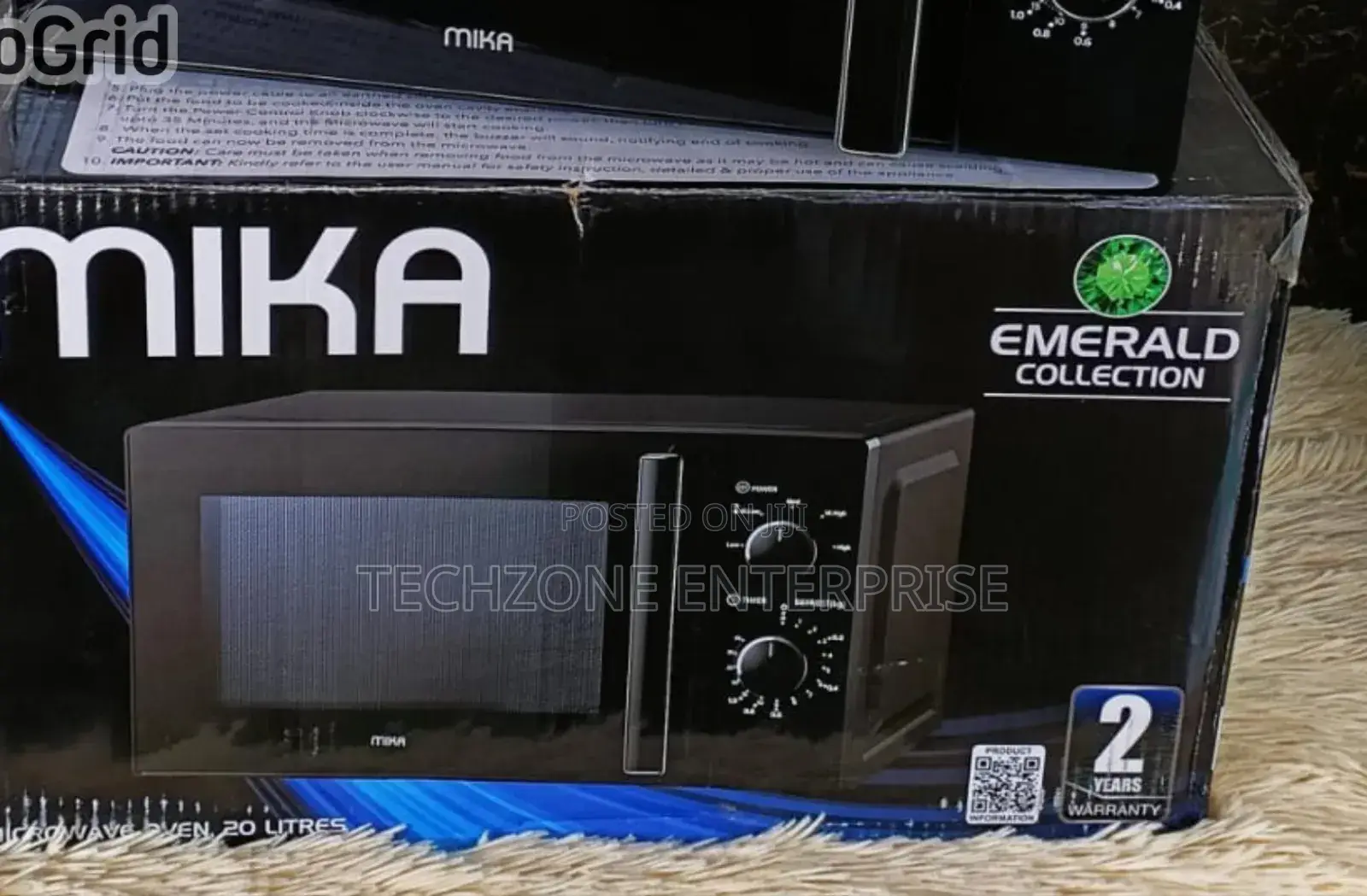 Black 20 Litres Mika Manual Solo Microwave - 700 Watts