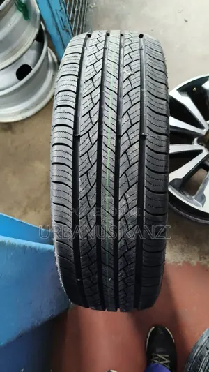 235/65 R17 Boto Tyre