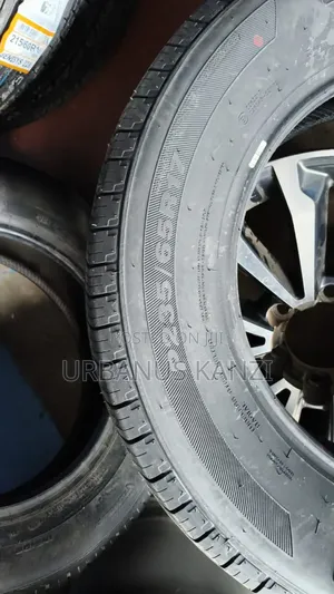 235/65 R17 Boto Tyre