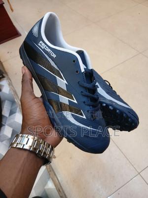 New Kid's Predator Football Trainers Boots - thumbnail 2