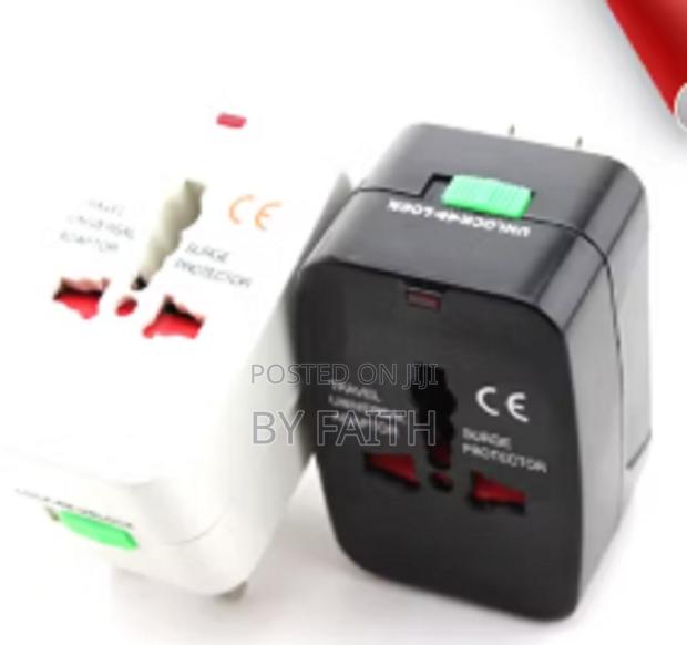Quality Universal Travel Adapter With International Plug - thumbnail 3