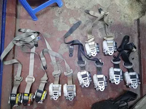 V8 200 Series Front and Rear Seatbelts .