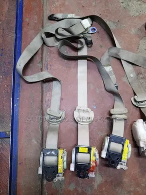 V8 200 Series Front and Rear Seatbelts .