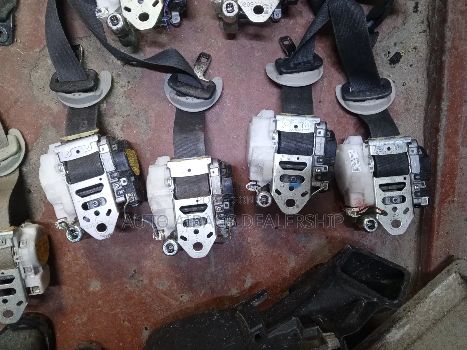 V8 200 Series Front and Rear Seatbelts .