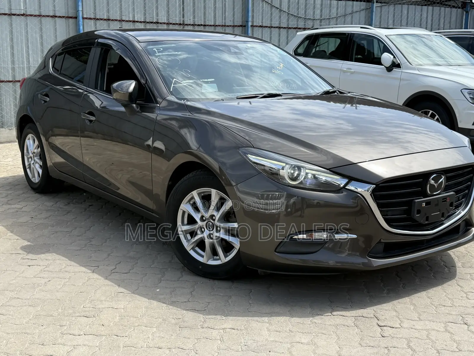 Mazda Axela 2018 Brown