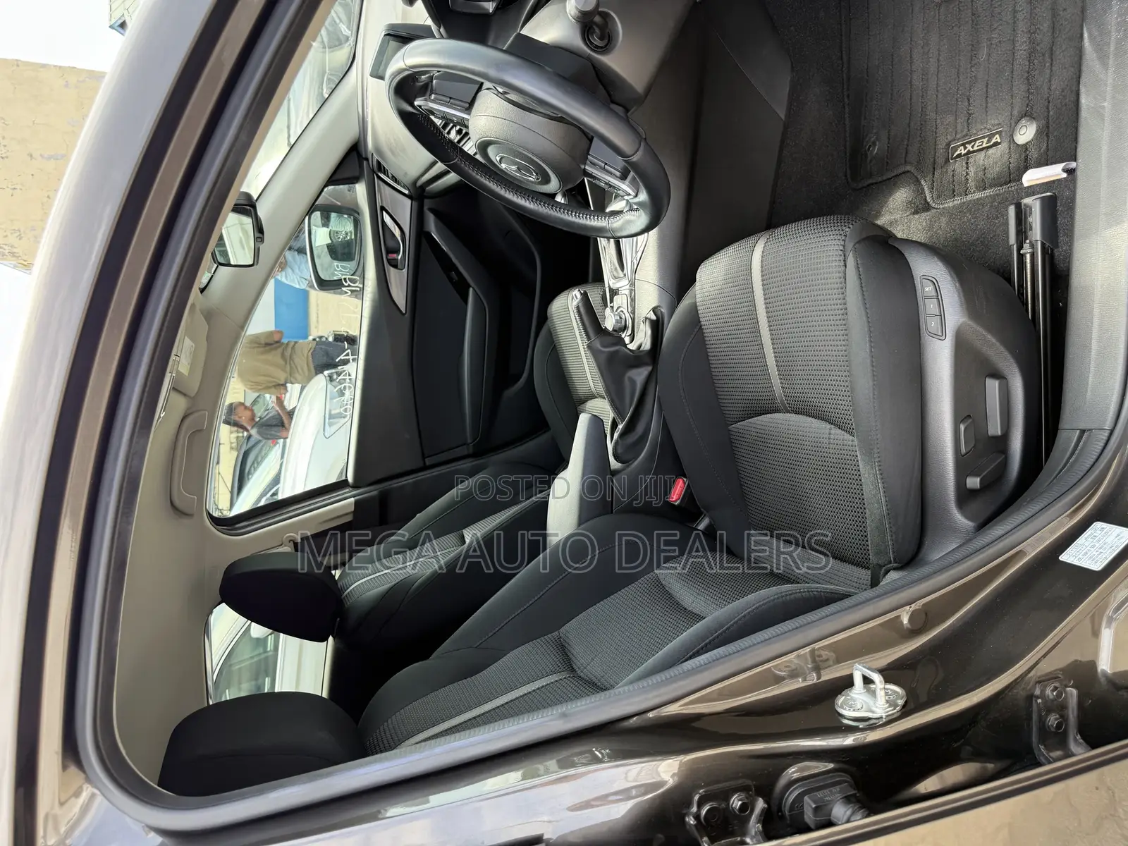 Mazda Axela 2018 Brown