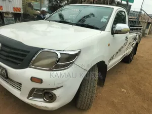 Toyota Hilux 2014 White