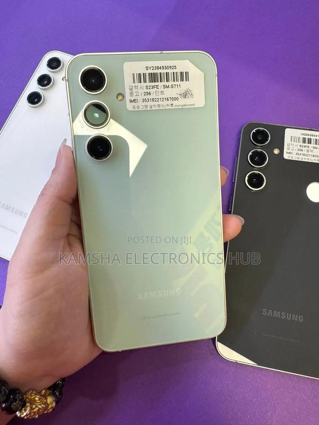 Samsung Galaxy S23 FE 256 GB Silver - main view