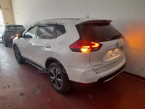 Nissan X-Trail 2.0 Petrol AWD 2018 White