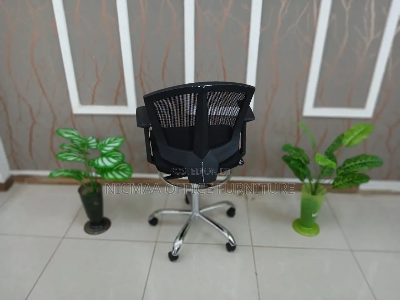 Adjustable Height Counter Chair
