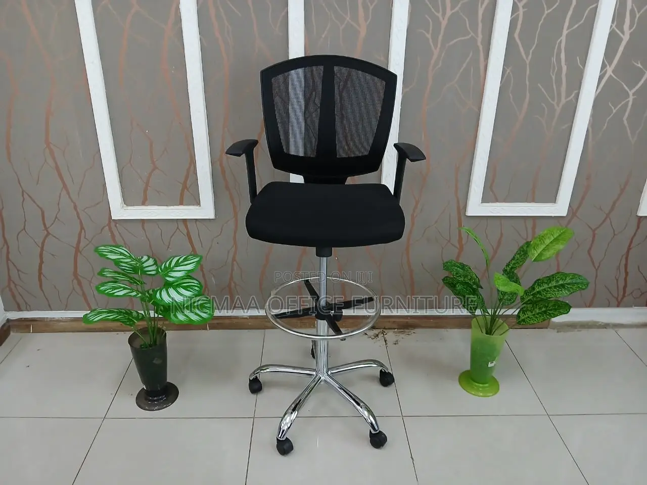 Adjustable Height Counter Chair