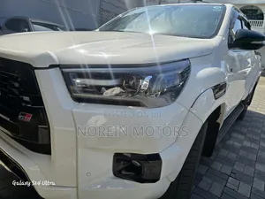 Toyota Hilux 2020 Off white