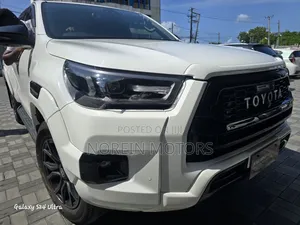 Toyota Hilux 2020 Off white
