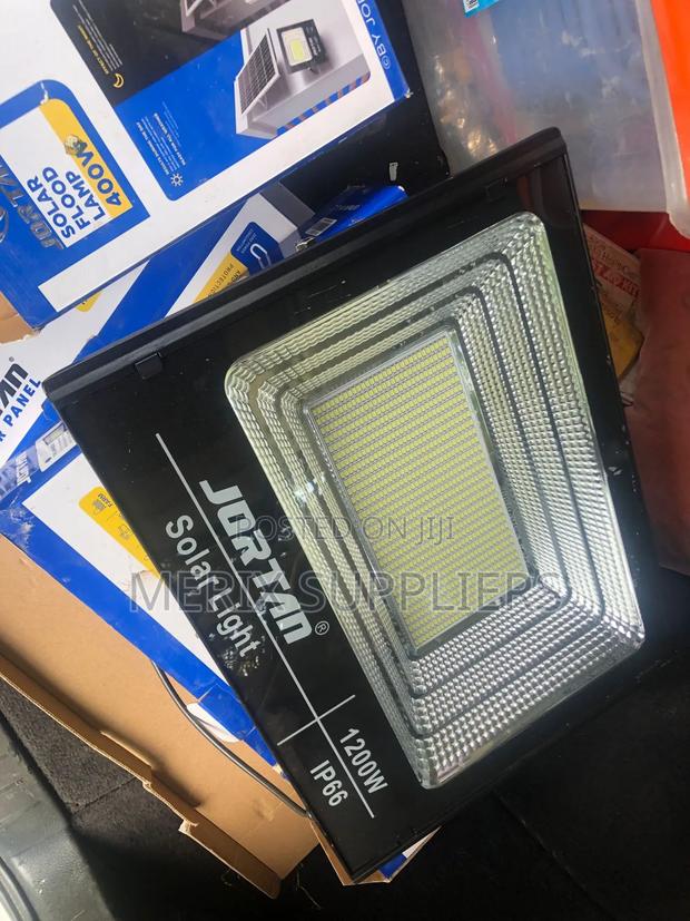 1200w Solar Led Floodlight - thumbnail 4