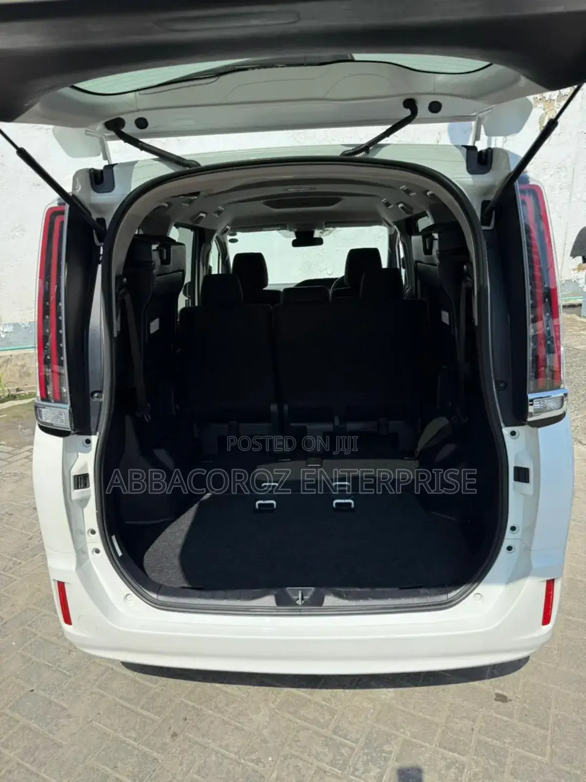 Toyota Noah 2.0 FWD (8 Seater) 2018 Pearl