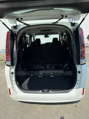 Toyota Noah 2.0 FWD (8 Seater) 2018 Pearl