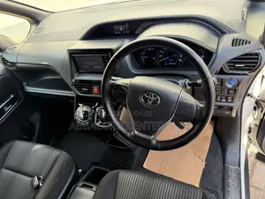 Toyota Noah 2.0 FWD (8 Seater) 2018 Pearl