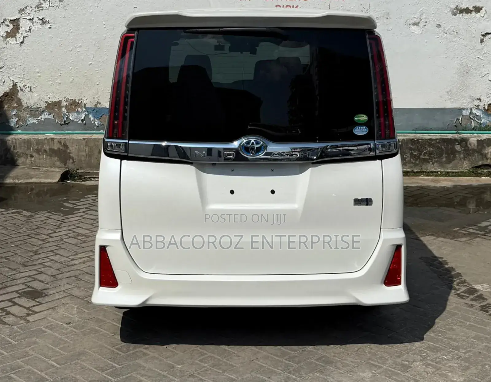 Toyota Noah 2.0 FWD (8 Seater) 2018 Pearl
