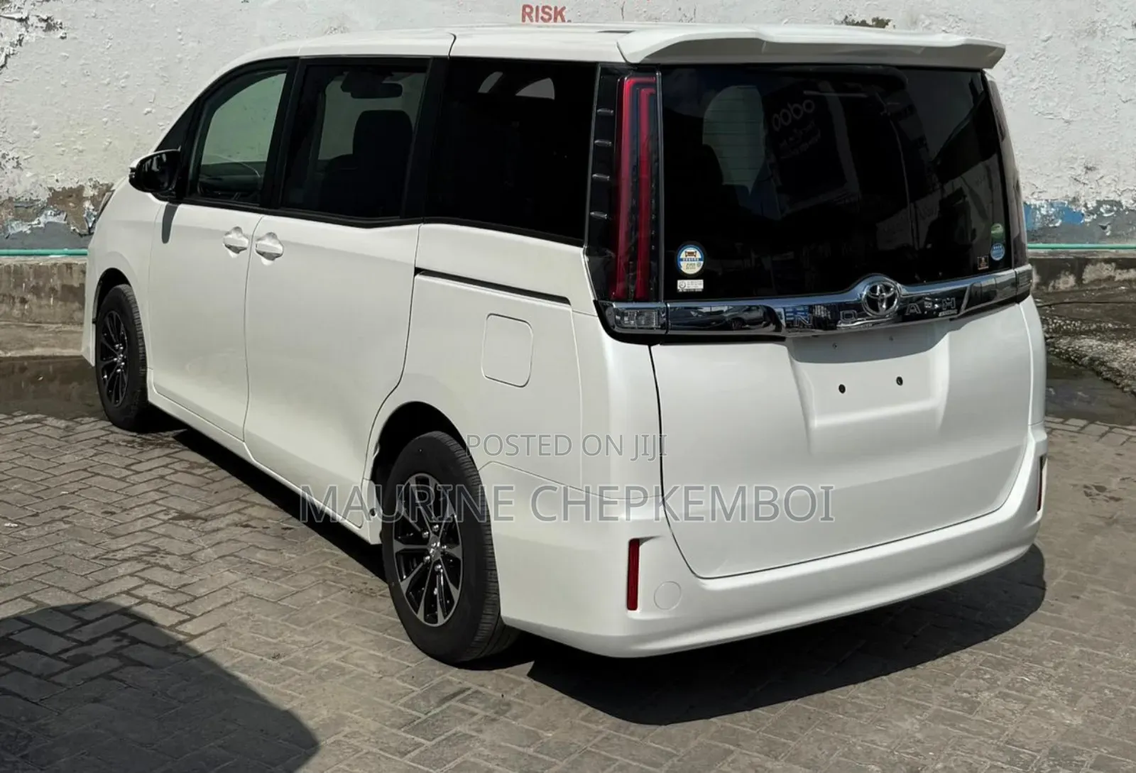 Toyota Noah 2.0 FWD (8 Seater) 2018 Pearl