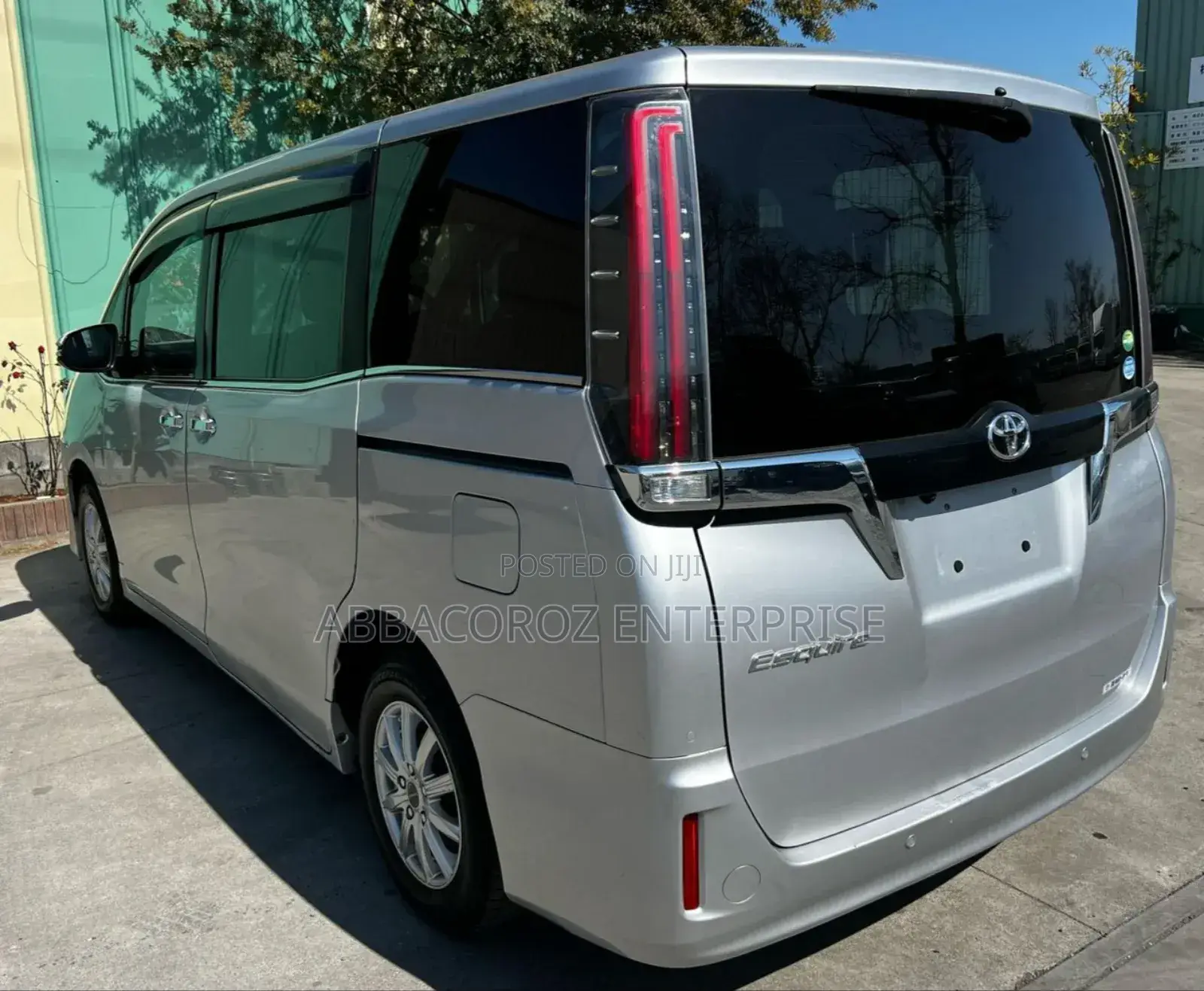 Toyota Esquire 2.0 FWD (8 seater) 2019 Silver