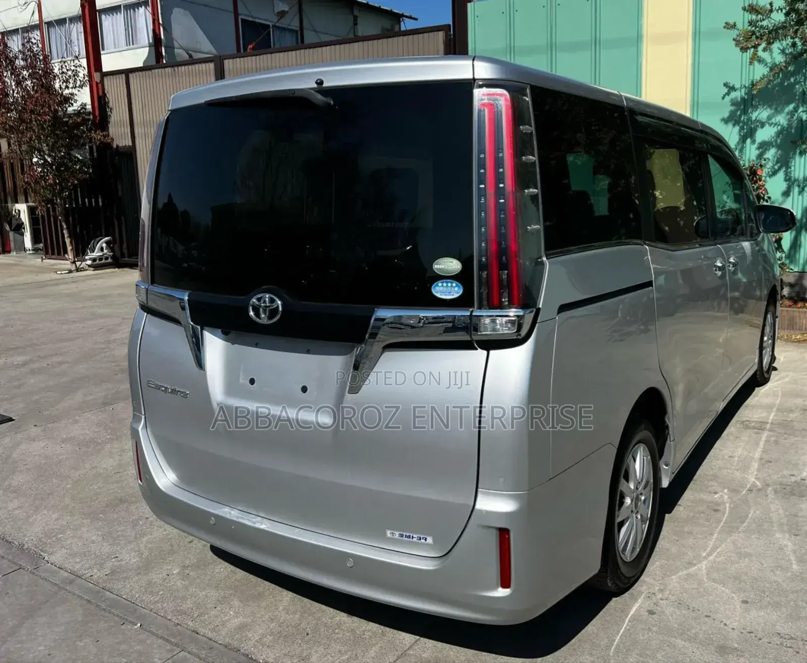 Toyota Esquire 2.0 FWD (8 seater) 2019 Silver