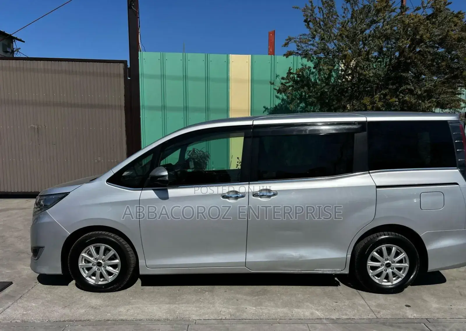 Toyota Esquire 2.0 FWD (8 seater) 2019 Silver