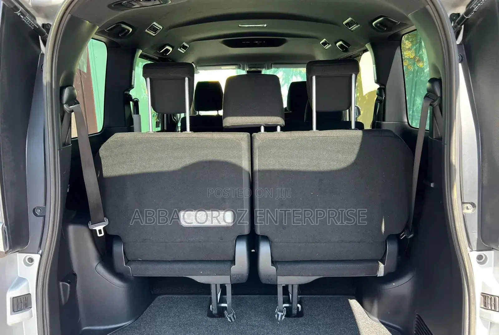 Toyota Esquire 2.0 FWD (8 seater) 2019 Silver