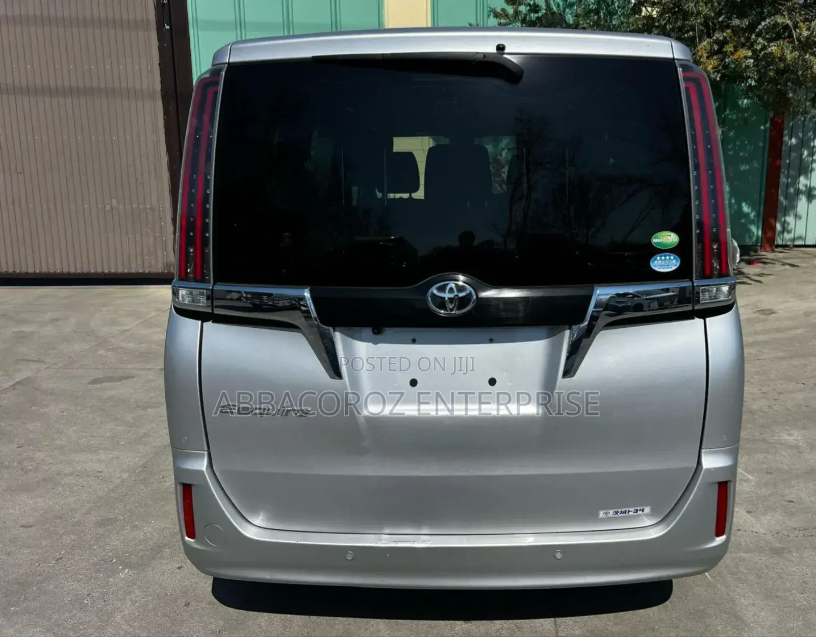 Toyota Esquire 2.0 FWD (8 seater) 2019 Silver