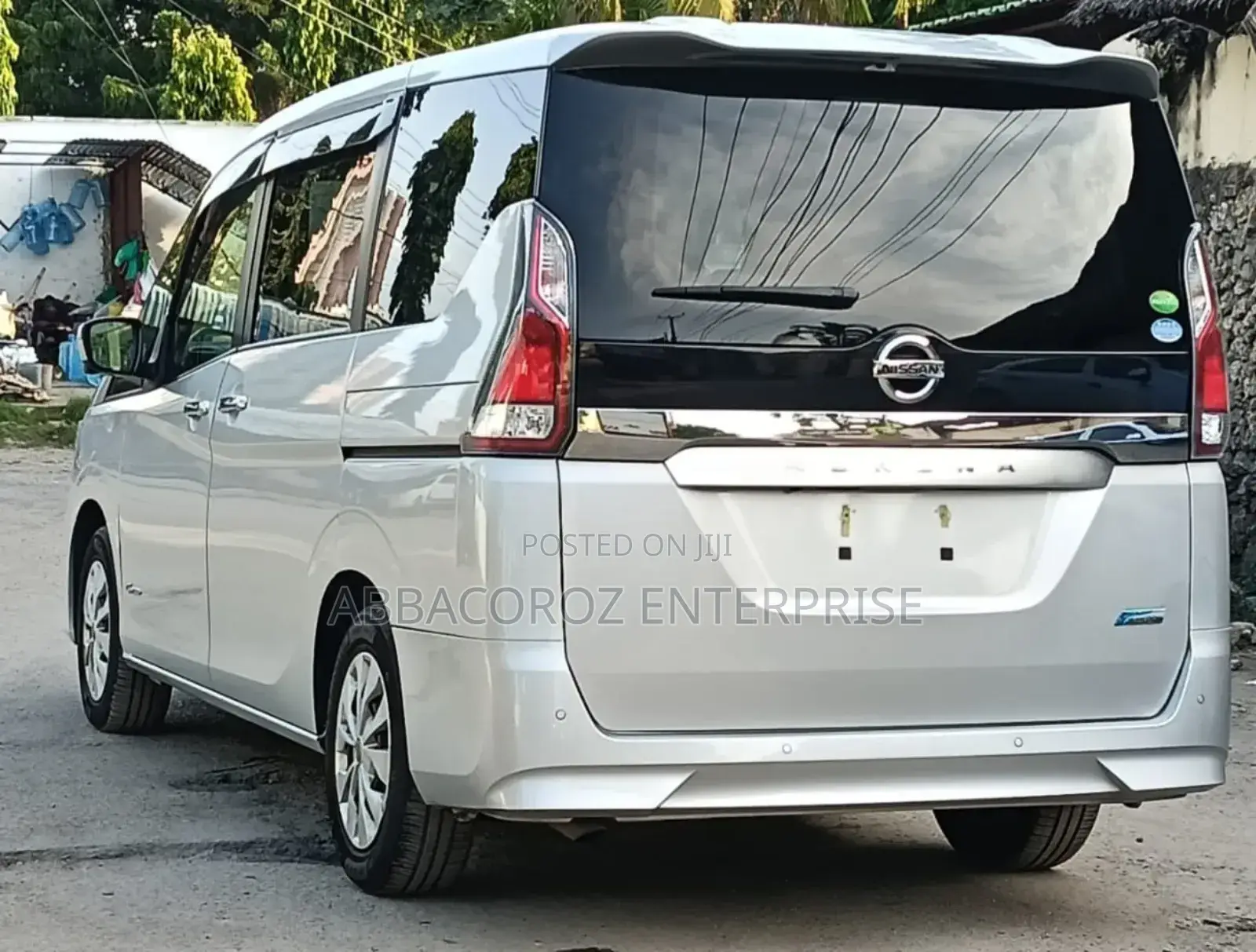 Nissan Serena 2018 Silver